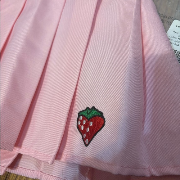 Like New 🔥Lola + the Boys Pink Pleated Strawberry Tennis Skirt 5/6Y - Picture 2 of 8